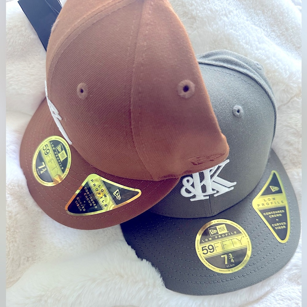 Two KITH HAT 7 3/4. Color Brown and green.